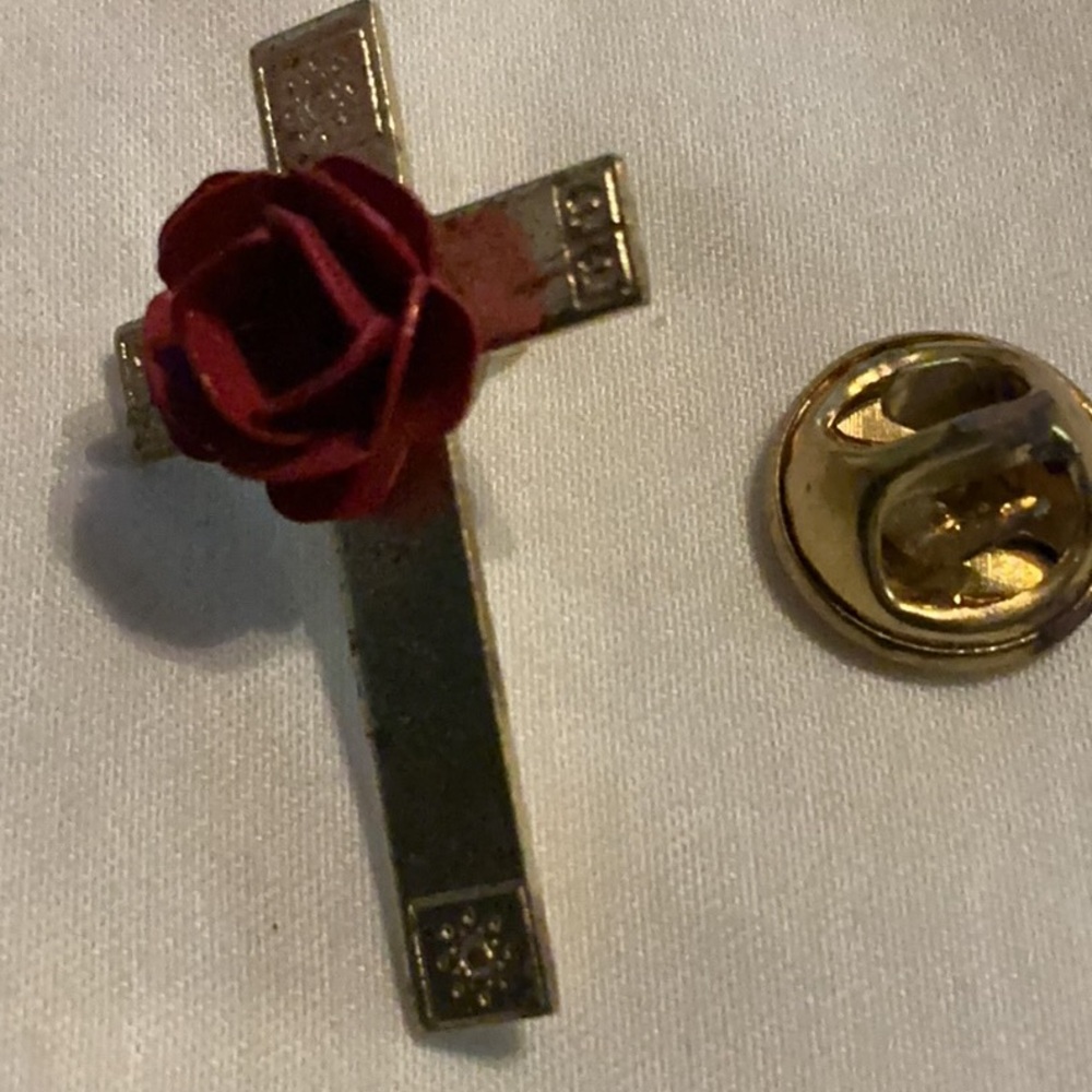 Red Rose Accent on Gold Cross Pin - Picture 6 of 7